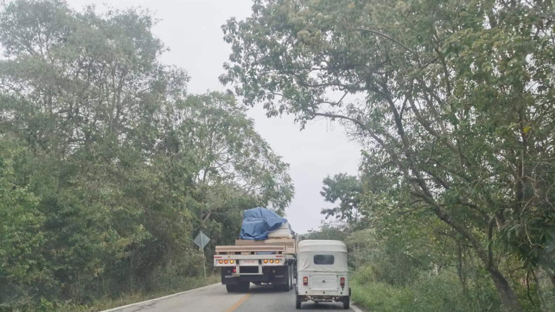 mototaxi en carretera